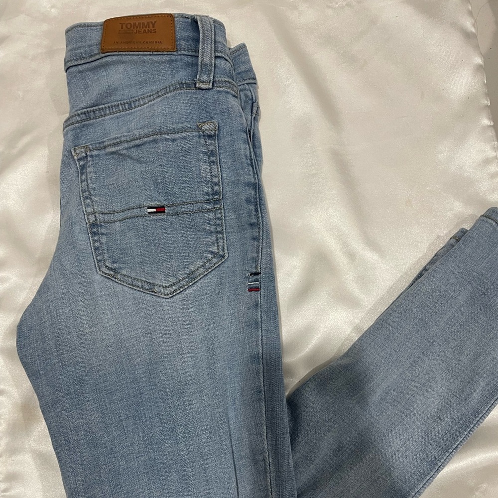 Tommy Jeans - Picture 1 of 3